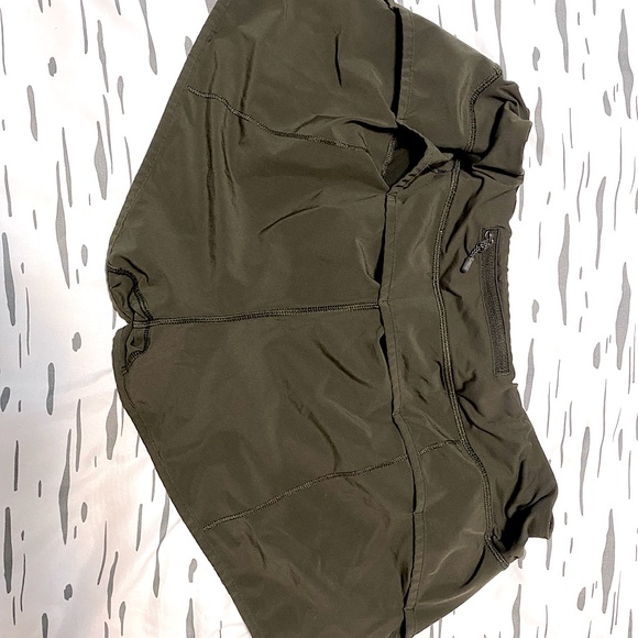 LULULEMON SHORTS - Picture 2 of 3